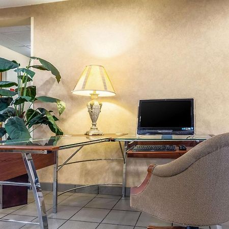 Econo Lodge Inn&Suites Evansville Stevenson Extérieur photo