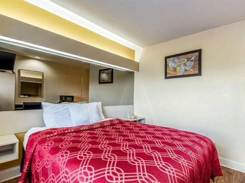 Econo Lodge Inn&Suites Evansville Stevenson Extérieur photo