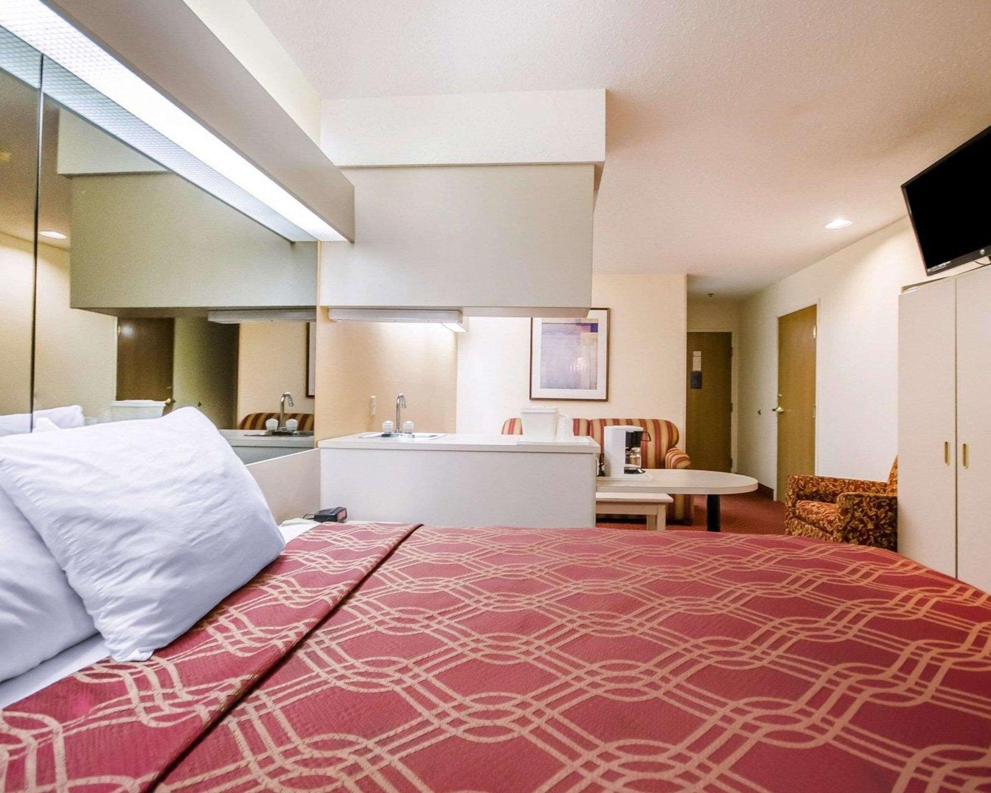 Econo Lodge Inn&Suites Evansville Stevenson Extérieur photo