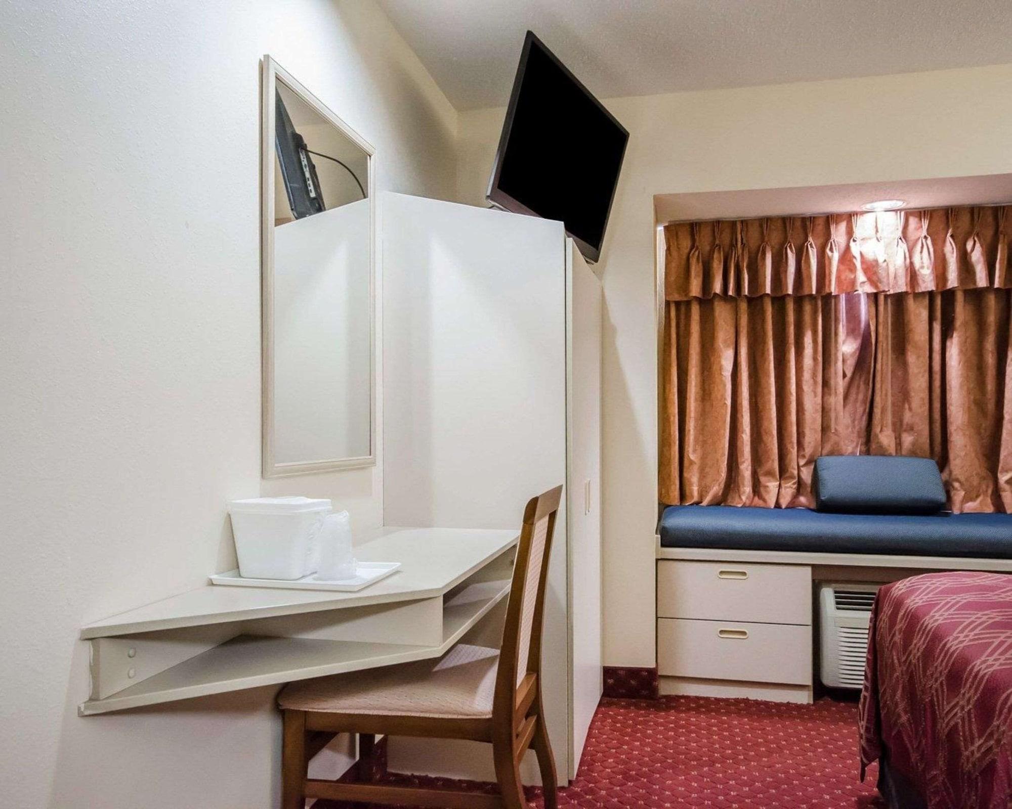 Econo Lodge Inn&Suites Evansville Stevenson Extérieur photo