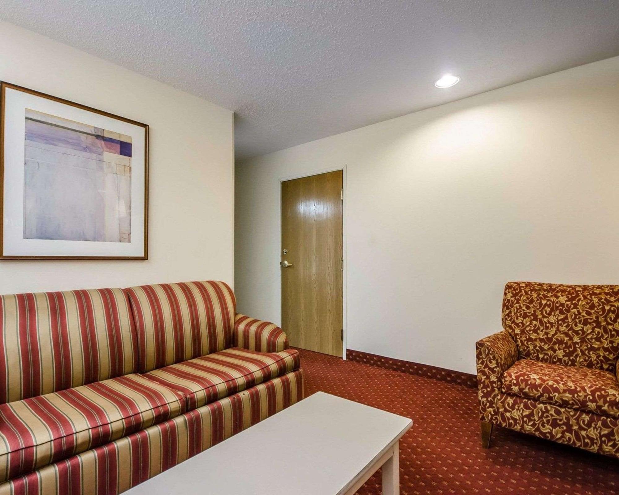 Econo Lodge Inn&Suites Evansville Stevenson Extérieur photo