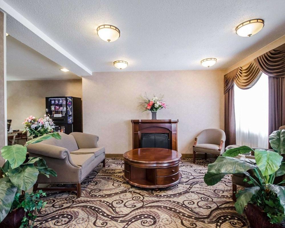 Econo Lodge Inn&Suites Evansville Stevenson Extérieur photo