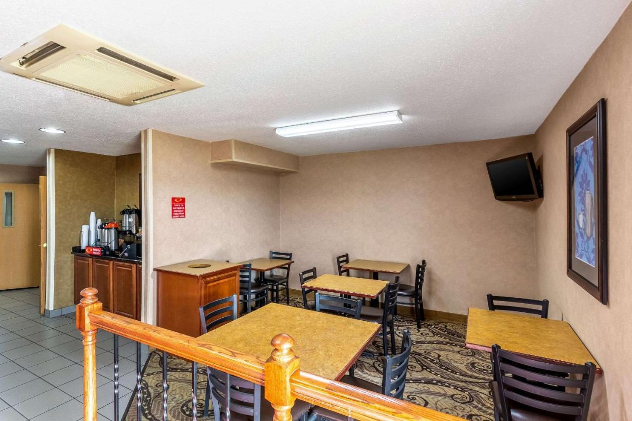 Econo Lodge Inn&Suites Evansville Stevenson Extérieur photo